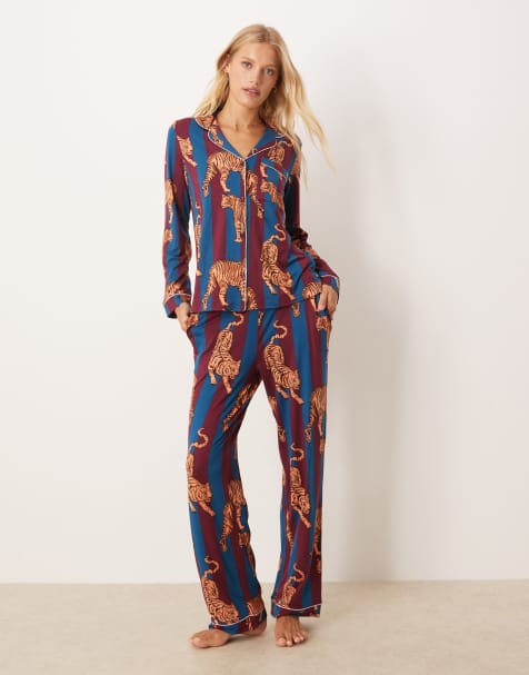 Chelsea Peers poly pyjama long sleeve revere top and pants set in tiger stripe print - view 1