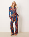 [Chelsea Peers] Chelsea Peers poly pyjama long sleeve revere top and pants set in tiger stripe print-Multi 12 MULTI