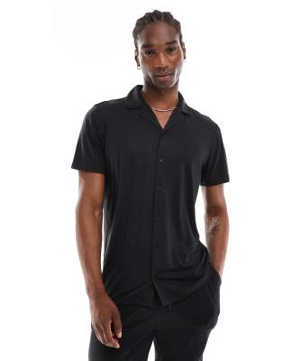 poly short sleeve revere and short pajama set in black