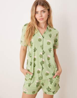 poly short sleeve revere and shorts set in cactus pirnt-Green