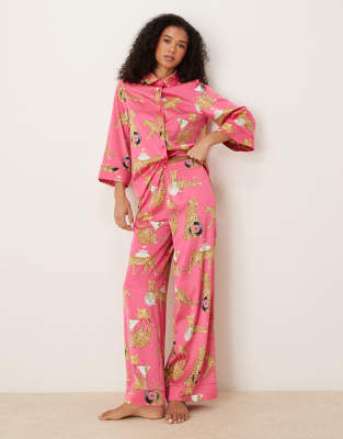 Chelsea Peers - Pyjama aus Satin mit Disco-Leoparden-Print, bestehend aus Oberteil mit Reverskragen und Fledermausärmeln...