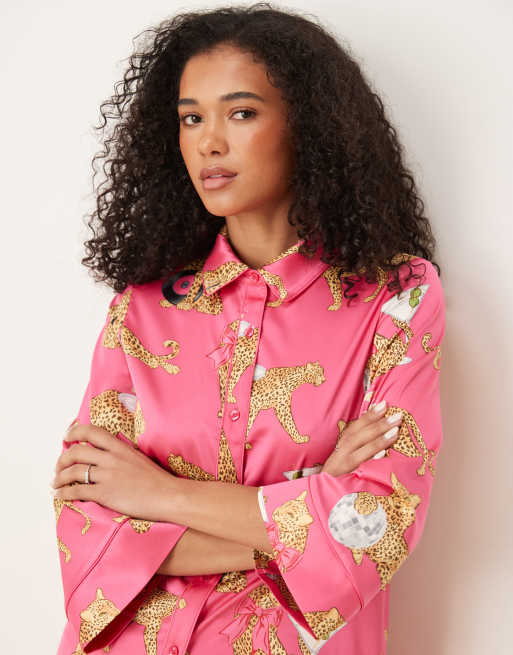 Chelsea Peers - Pyjamassæt med reverskrave og leopard-discoprint i satin, 4 af 4