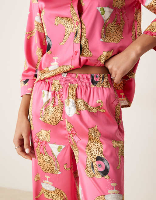 Chelsea Peers satin batwing revere pyjama set in disco leopard print, 2 of 4