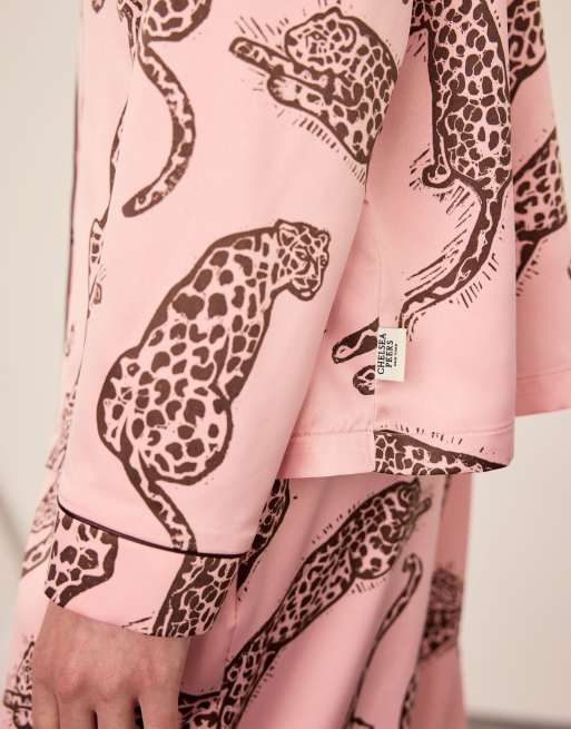 Chelsea Peers Satin lino cut leopard print long pyjama set - pink in pink, 3 of 7
