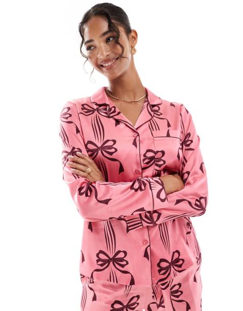 Chelsea Peers satin long sleeve revere pyjama set in bow print - view 1