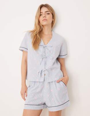 Chelsea Peers Chelsea Peers seersucker short sleeve revere and short set in striped Starfish print-Blue