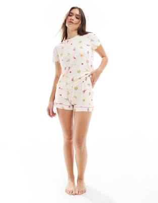 Chelsea Peers - Set mit T-Shirt und Shorts in Weiß mit Mosaikprint