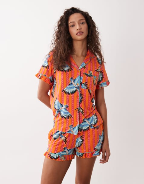Chelsea Peers - Set van jersey met korte mouwen, reverskraag en short met ruches in exotische vogelprint - view 1