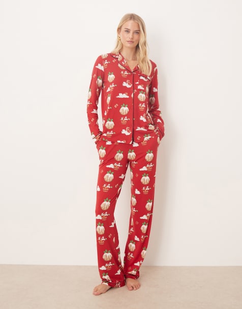 Chelsea Peers Tall poly long sleeve revere pyjama set in Christmas pudding balloon print - view 1