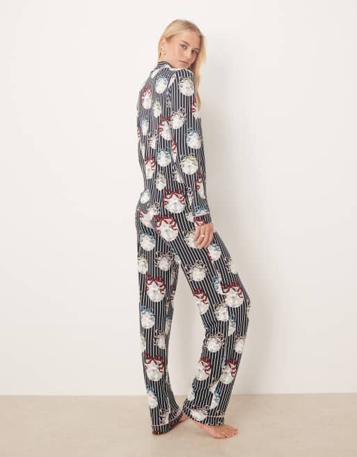 Chelsea Peers Tall - Pyjamaset van polyester met lange mouwen, revers en kerst discobalprint, 3 van 4