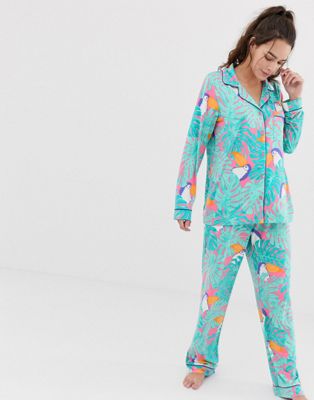 Chelsea Peers – Tukanmönstrat pyjamasset med platt krage-Marinblå