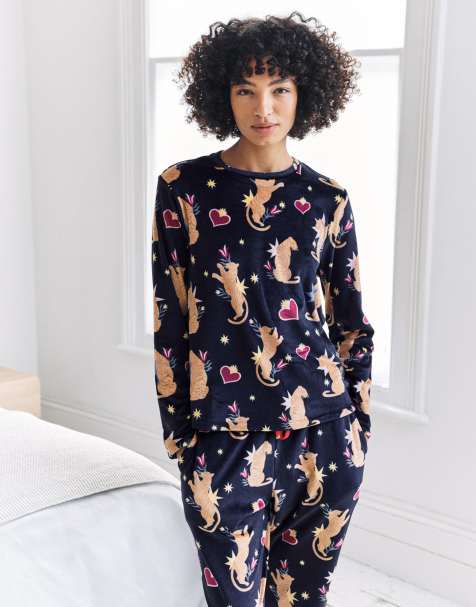Chelsea Peers Velour enchanted tiger print lounge crew & jogger set in navy - view 1