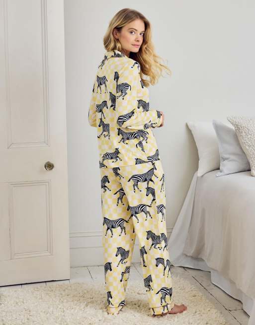 Chelsea Peers Zebra checkerboard print long pyjama set in yellow, 3 of 4