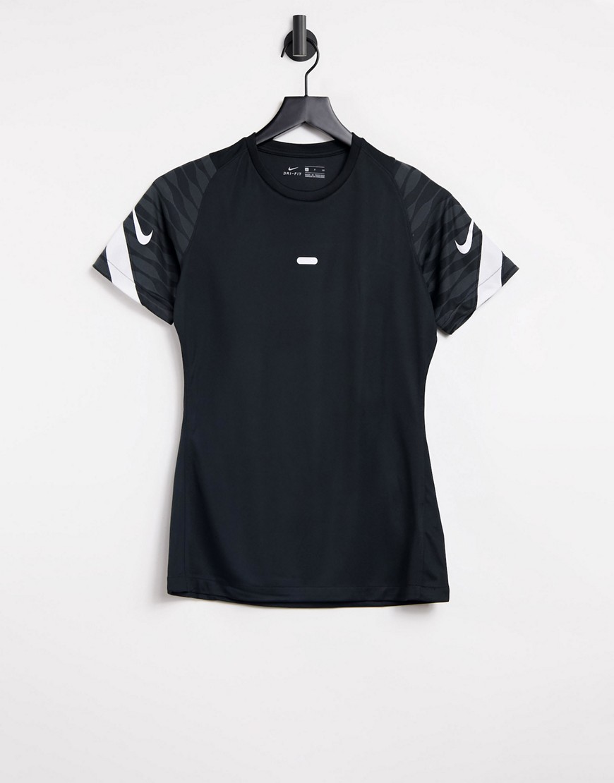 фото Черная быстросохнущая футболка nike football strike-черный цвет