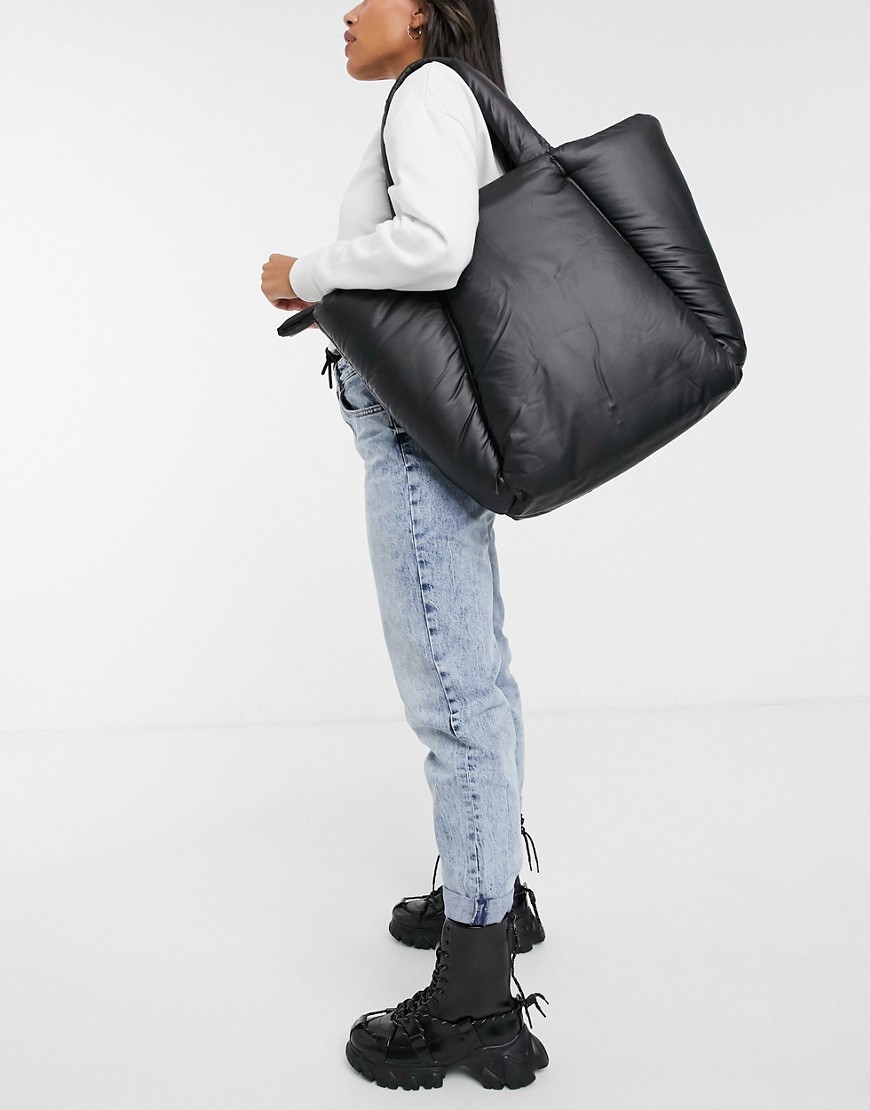 фото Черная дутая сумка-шоппер stradivarius-черный
