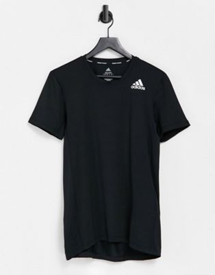 фото Черная футболка с логотипом на груди adidas training tech fit-черный цвет adidas performance