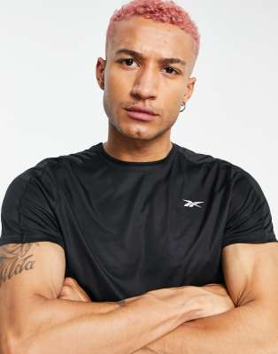 Однотонные футболки Черная футболка с логотипом на груди Reebok Training-Черный цвет