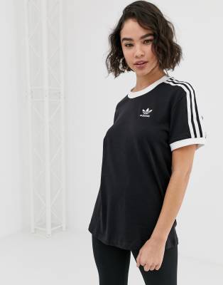 Белая футболка с лампасами adidas женские