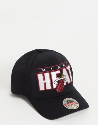 фото Черная кепка с линией вышивки красного цвета mitchell & ness nba miami heat-черный цвет