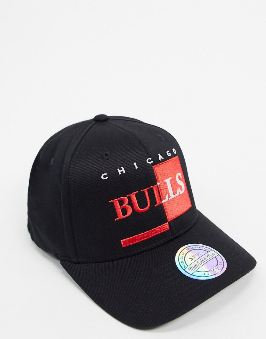 фото Черная кепка с логотипом команды "chicago bulls" mitchell & ness nba 110-черный