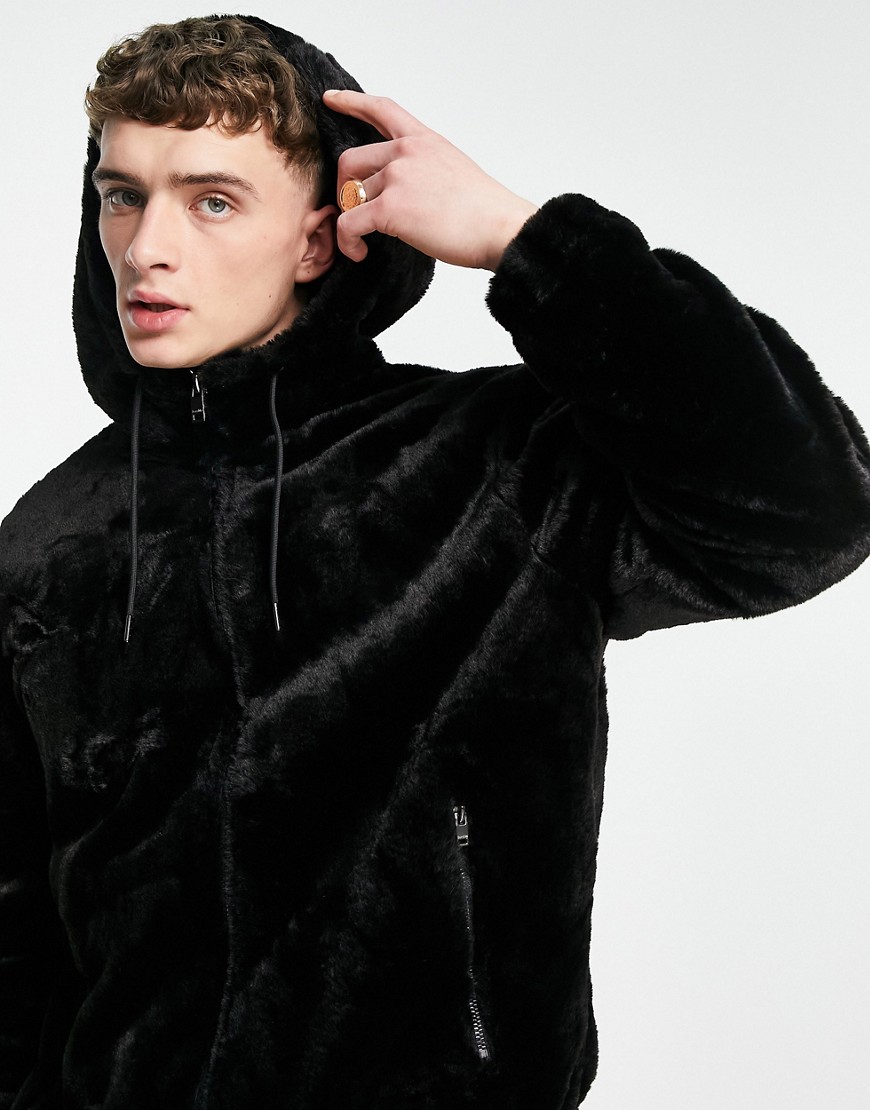 фото Черная куртка из искусственного меха с капюшоном bershka-черный цвет