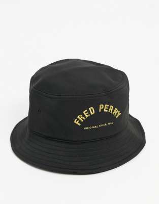 фото Черная панама с изогнутым принтом логотипа fred perry-черный цвет