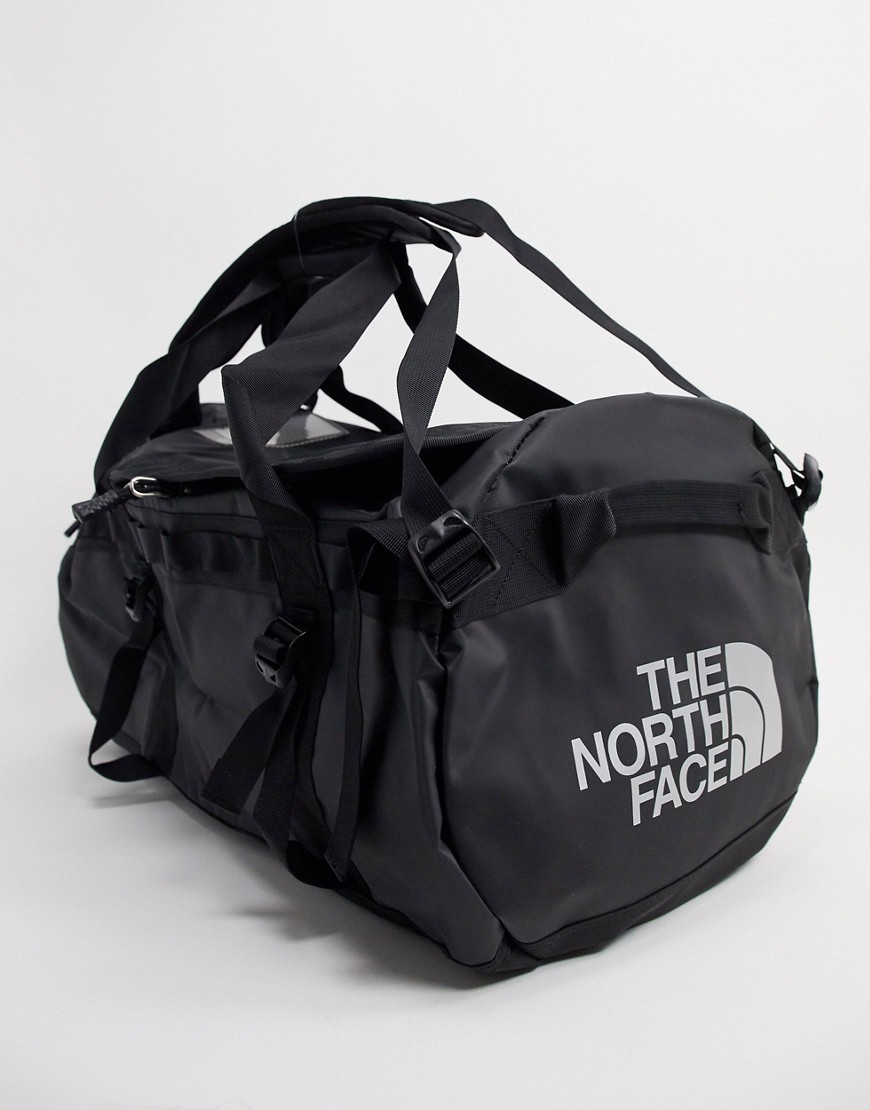 фото Черная спортивная сумка среднего размера the north face base camp, вместимость 71 л-черный цвет
