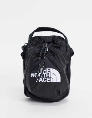 фото Черная сумка через плечо the north face bozer-черный цвет