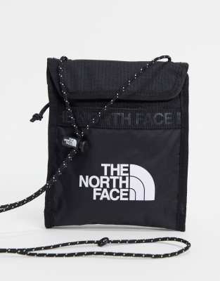 фото Черная сумка-кошелек через шею the north face bozer-черный