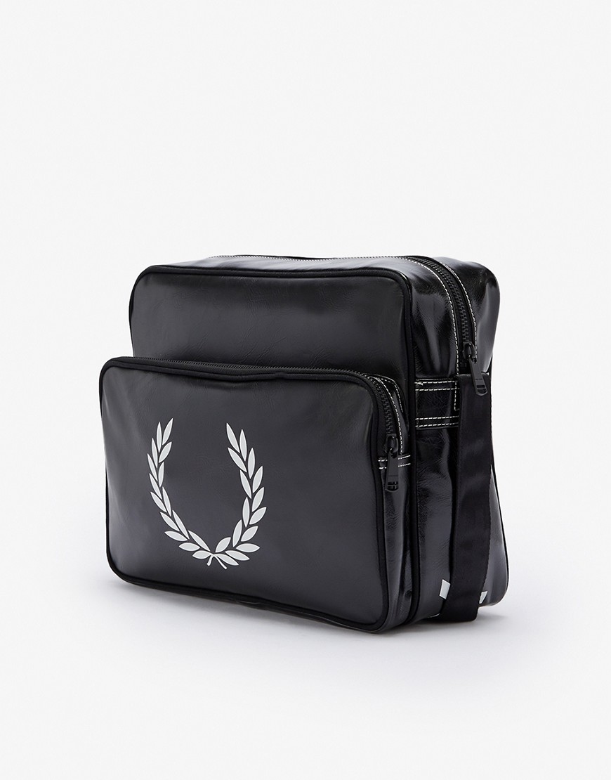 фото Черная сумка на плечо с логотипом fred perry laurel wreath-черный цвет