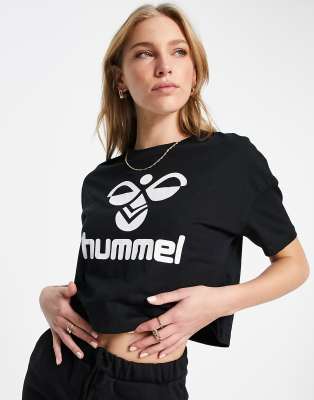 фото Черная укороченная футболка с шевронным узором hummel-черный цвет