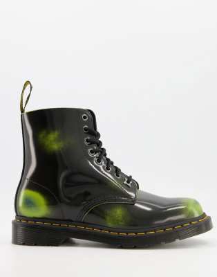 фото Черно-зеленые кожаные ботинки с 8 парами люверсов dr martens 1460-зеленый цвет