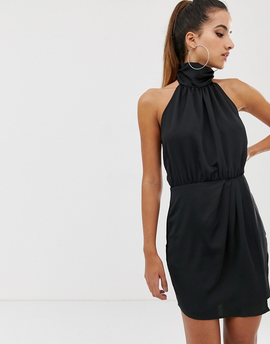 фото Черное атласное платье мини с халтером и сборками missguided-черный