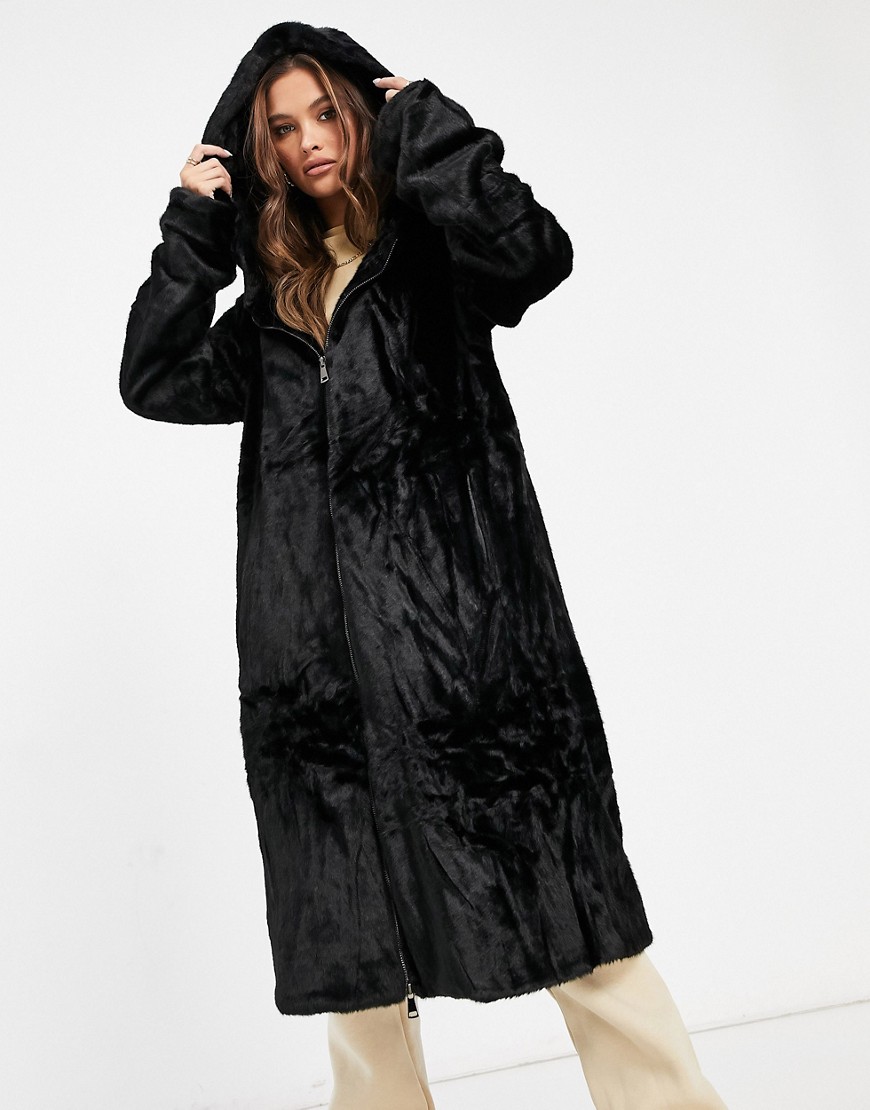 фото Черное длинное пальто из искусственного меха с капюшоном и кулиской jayley-черный