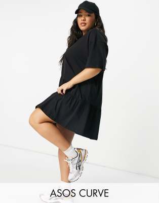 фото Черное платье-футболка в стиле oversized с оборкой по низу asos design curve-черный цвет asos curve