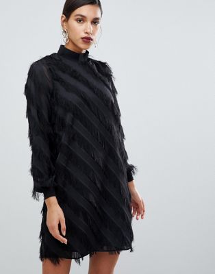 фото Черное платье мини с полосками бахромы и высоким воротником y.a.s-черный