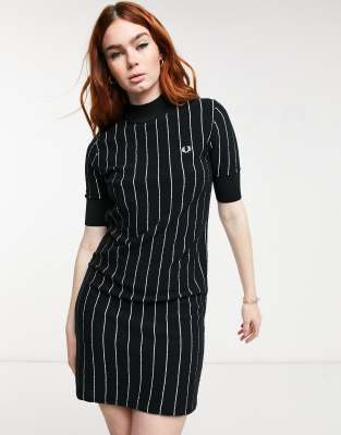 Дизайнерские платья Черное трикотажное платье в тонкую полоску Fred Perry-Черный цвет