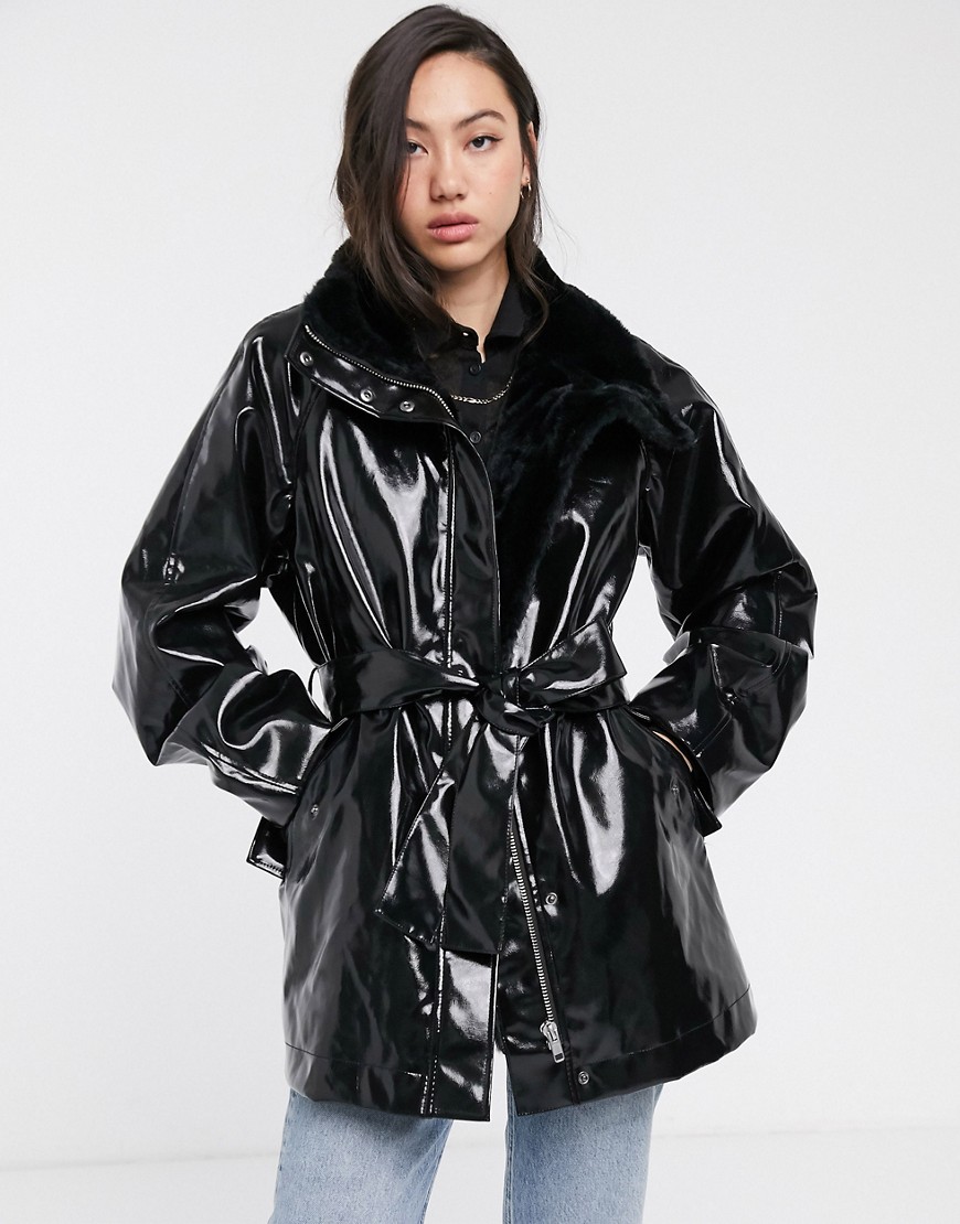 фото Черное виниловое пальто на подкладке из искусственного меха weekday-черный
