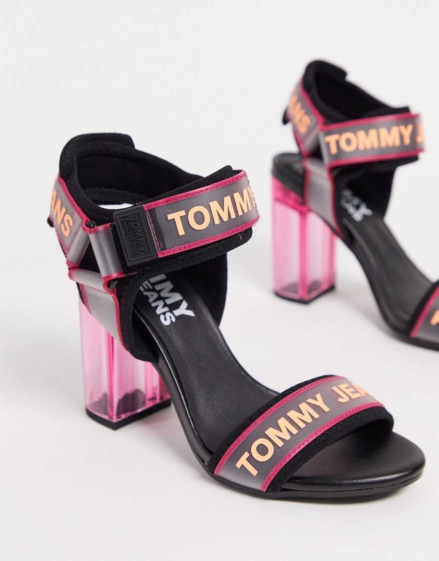 Черные босоножки на каблуке с логотипом на ленте Tommy Jeans-Черный