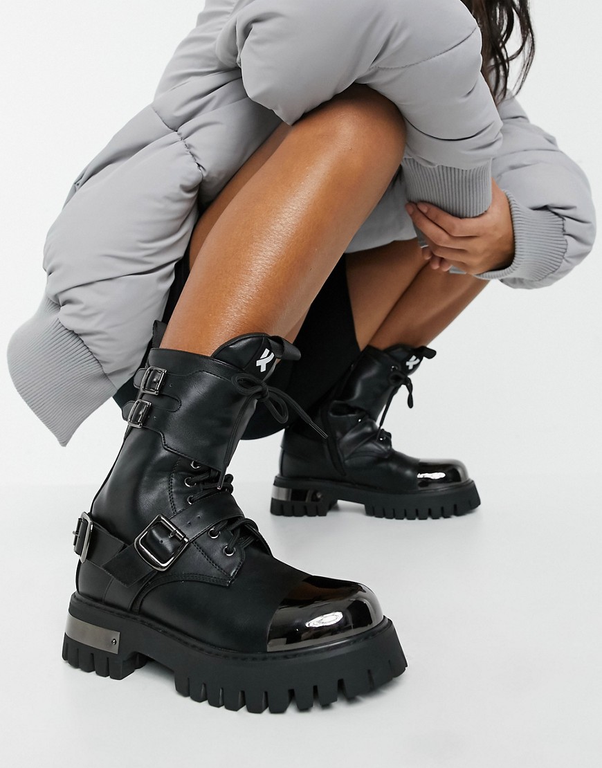 Черные ботильоны из искусственной кожи на массивной подошве с металлическим покрытием Koi Footwear Desolation-Черный