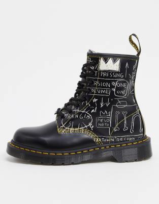 фото Черные ботинки с 8 парами люверсов для шнурков dr martens x basquiat 1460-черный