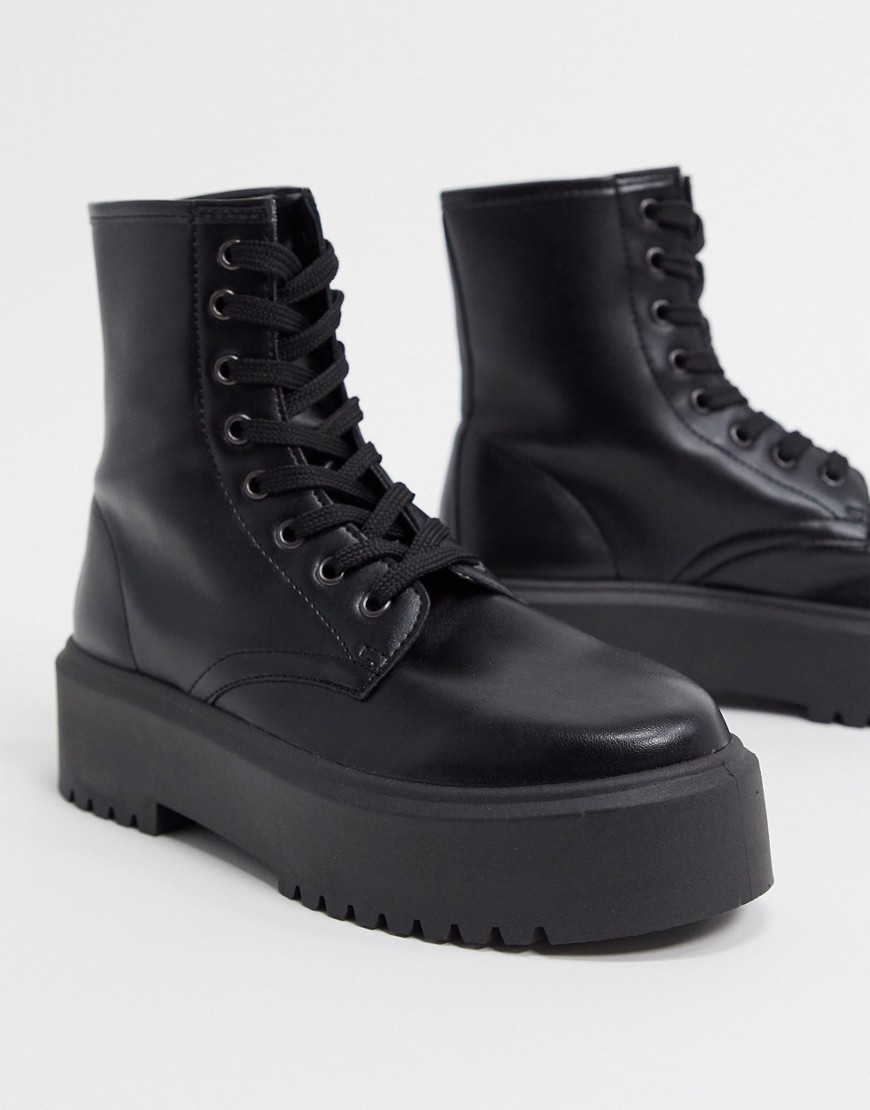 фото Черные ботинки со шнуровкой на массивной подошве asos design-черный