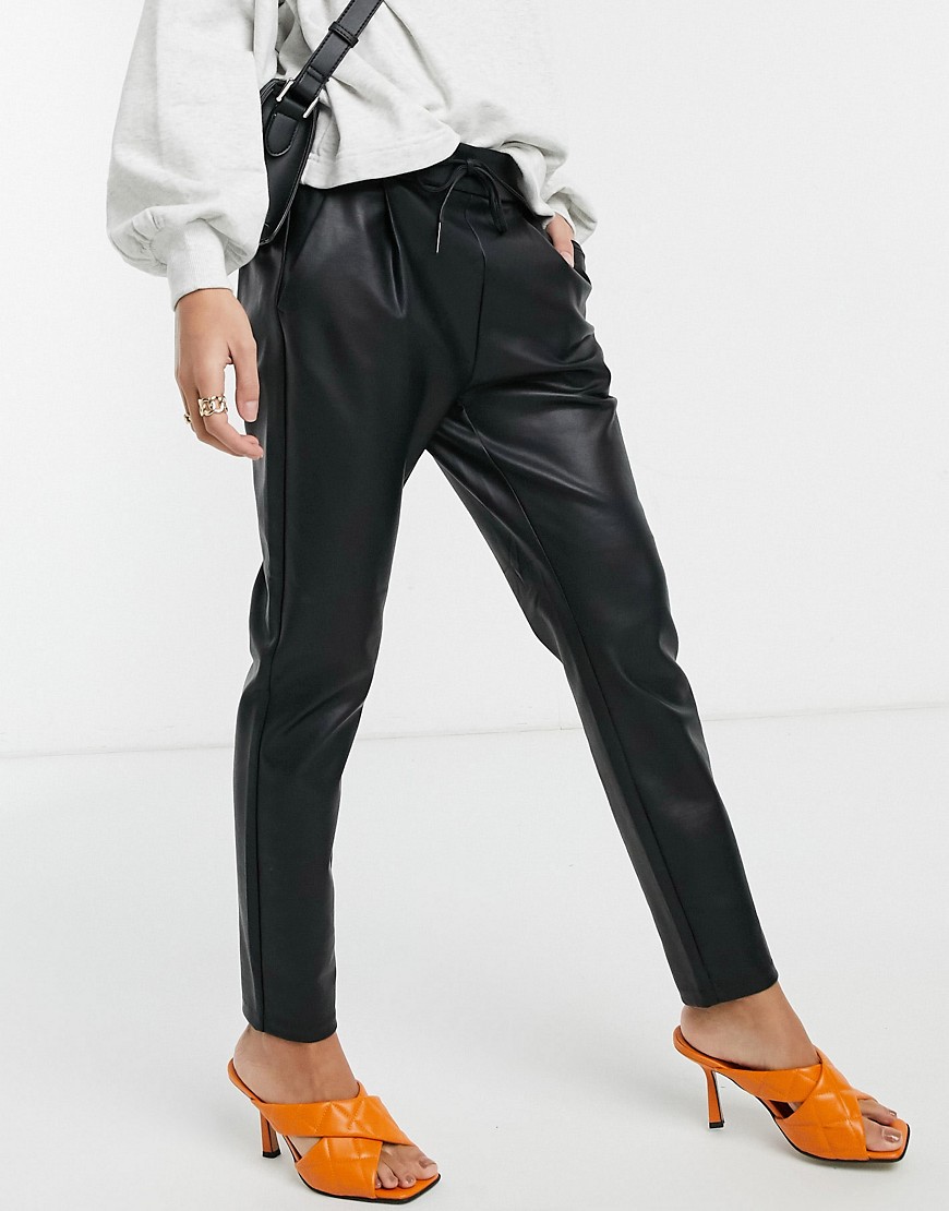 фото Черные брюки из искусственной кожи vero moda-черный