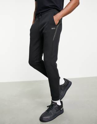 фото Черные джоггеры boss athleisure hadiko 2 pixel-черный цвет