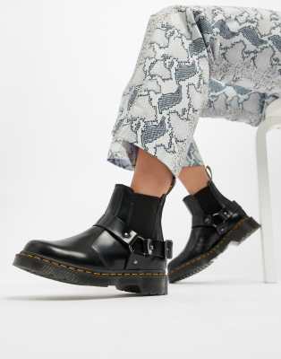 фото Черные кожаные ботинки челси на массивной подошве с ремешками dr martens wincox-черный