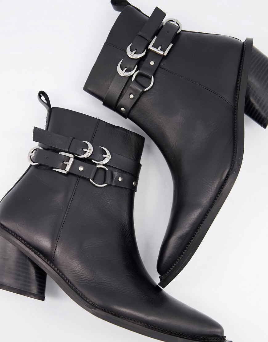 фото Черные кожаные ботинки челси в стиле вестерн на кубинском каблуке и с ремешками asos design-черный цвет