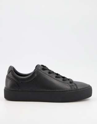 ugg zilo white