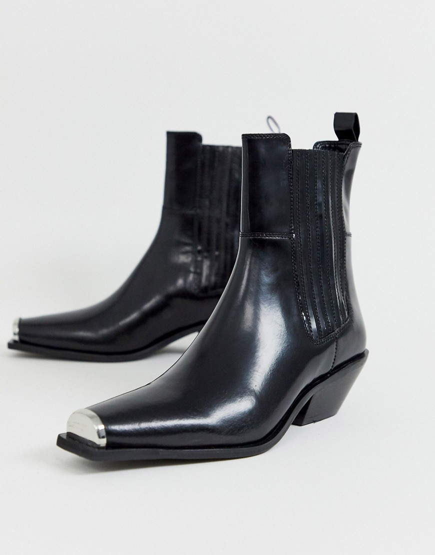 фото Черные кожаные полусапожки в ковбойском стиле с металлической вставкой на носке asos design premium-черный