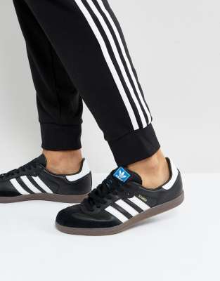 Черные кроссовки adidas