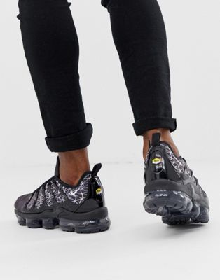 vapormax plus with jeans